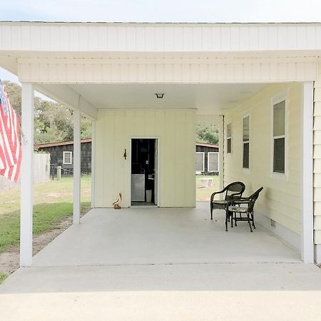 Ginny'S Coastal Cottage Oak Island Bagian luar foto