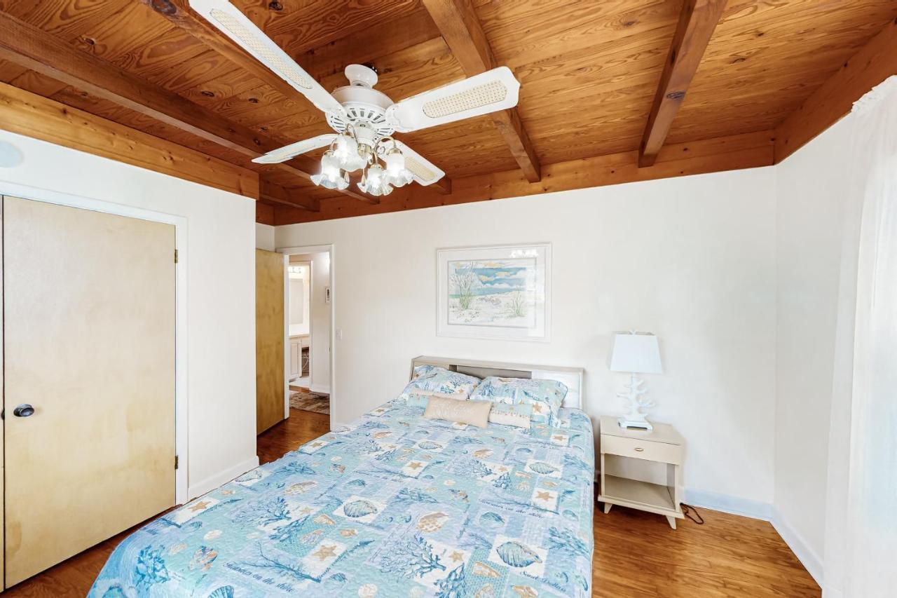 Ginny'S Coastal Cottage Oak Island Bagian luar foto